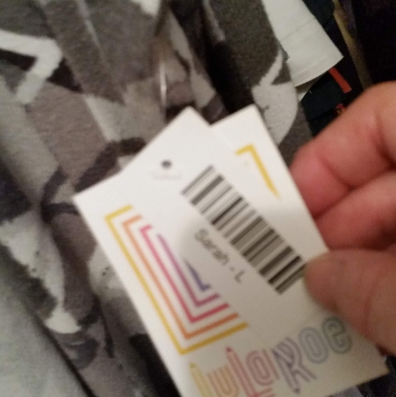 Lularoe  Sarah - Picture 2 of 2
